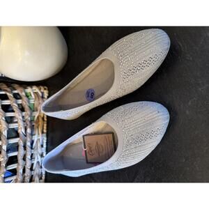 Skechers Cleo's Women's Flats Size 8.5 Silver Sparkle